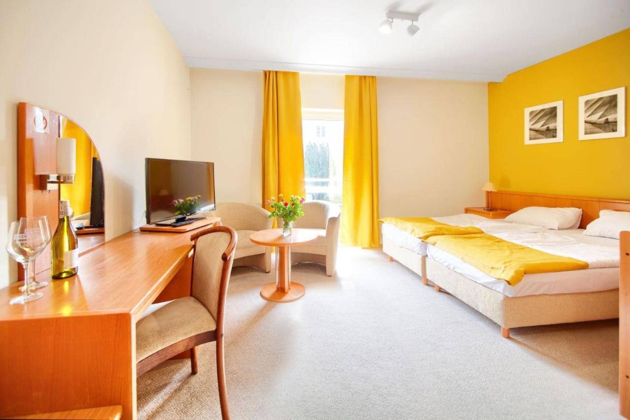 Taaakaryba Hotel โควอบเซก ภายนอก รูปภาพ
